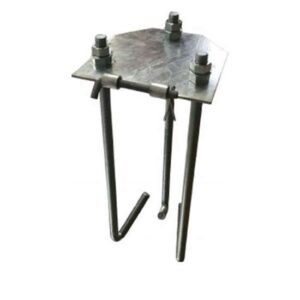 ​​Kraftig forankring til beton fundament.